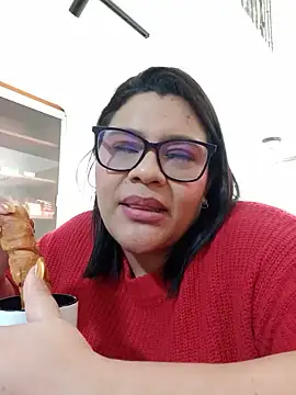 XXX chat uživo modela SelennaCooper