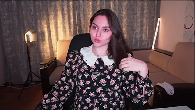 Chat +18 de Hoot_owl_cb ao vivo