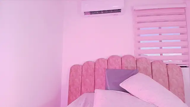 Malaia_thompson_ live XXX chat