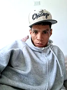 Show modela dominio1992real na web-kameri