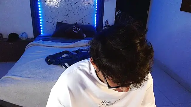 Mr_yisuzzのライブXXXチャット