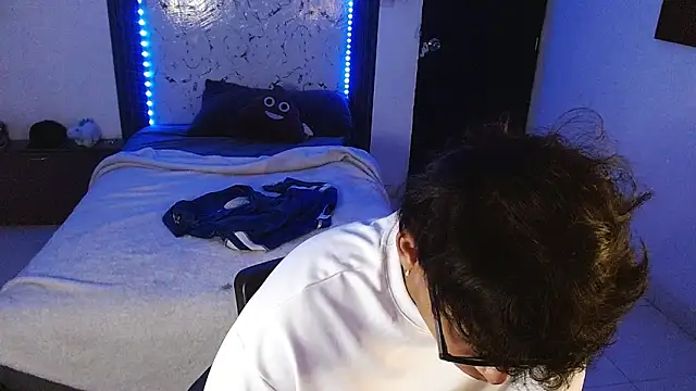 Chatroom XXX en direct de Mr_yisuzz