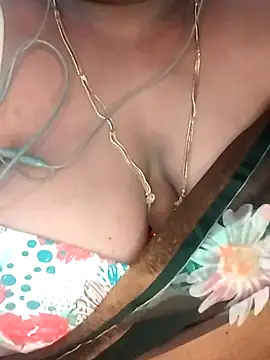 XXX chat uživo modela Divyahoty