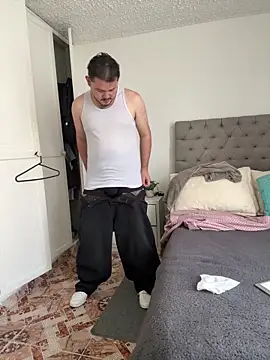 دردشة SubBoy_bear الجنسية المباشرة