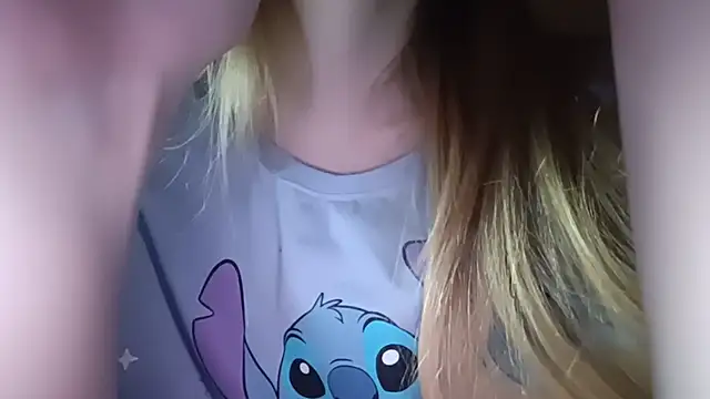 XXX chat uživo modela pinkpinkpinkpinkdoll