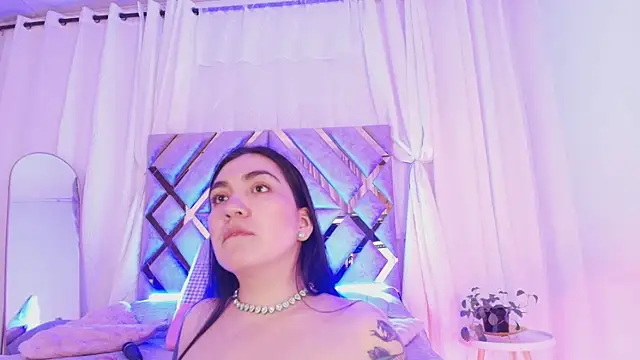 Chat +18 de KathiaJenner ao vivo