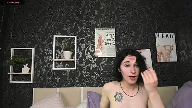 Chat +18 de MickeQuinee ao vivo