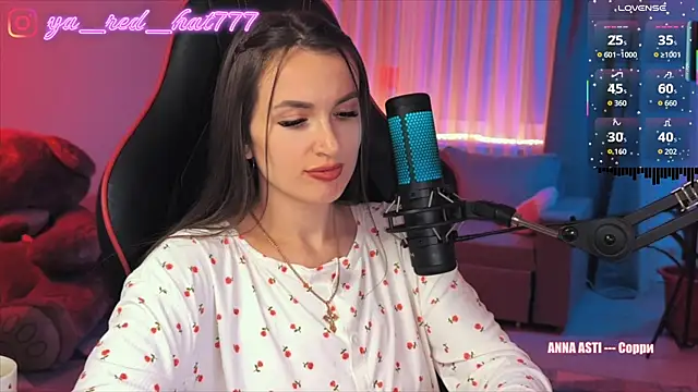 -RED_HAT-'s Live XXX Chat