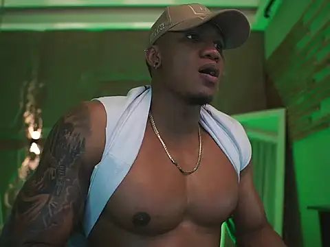 LoganVarelan Live XXX chat