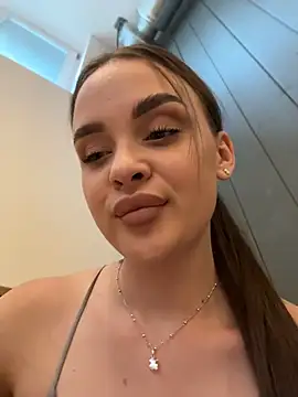 KristiRich Adlı Modelin Canlı XXX Sohbeti