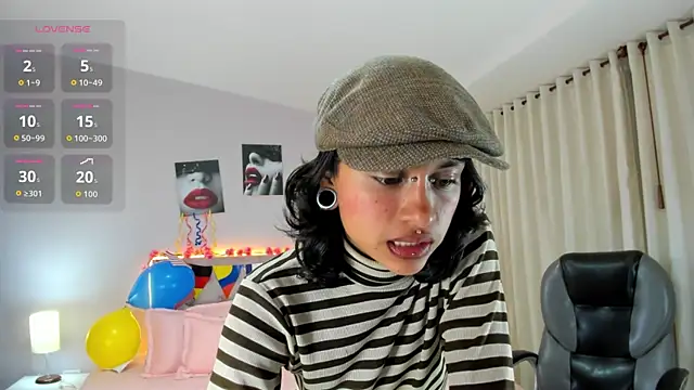 kat_cute__'s Live XXX Chat