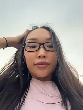 XXX chat uživo modela trytomakememoam