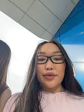 XXX chat uživo modela trytomakememoam