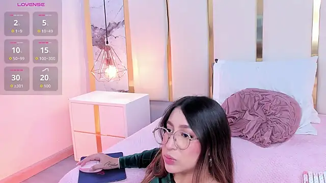 KamilaVegga's Live XXX Chat