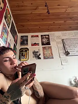 niah_11 Chat XXX in diretta