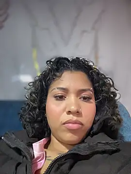 Laila_LS Chat XXX in diretta