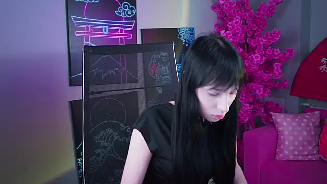 Chat +18 de SeraphineSparda ao vivo