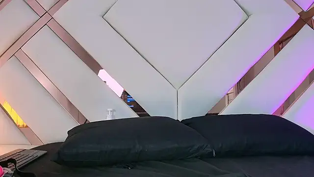 Chat +18 de Noa_butterfly_ ao vivo