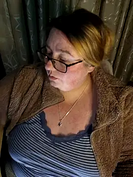 Iceprincess2bad4u's Live XXX Chat
