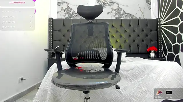 MaximusClarkn Live XXX chat