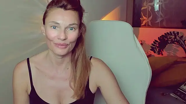 MistyBarnes Adlı Modelin Canlı XXX Sohbeti