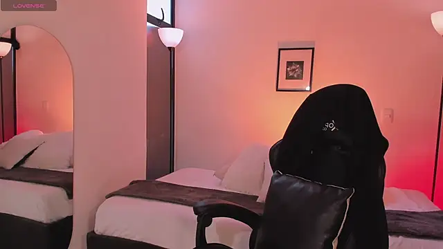 Chat +18 de ChloeMoreti ao vivo