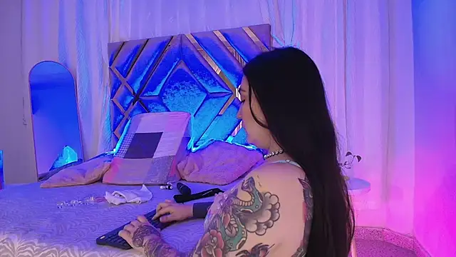 Chat +18 de KathiaJenner ao vivo