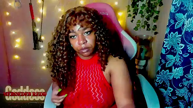 MercedesRedd's Live XXX Chat