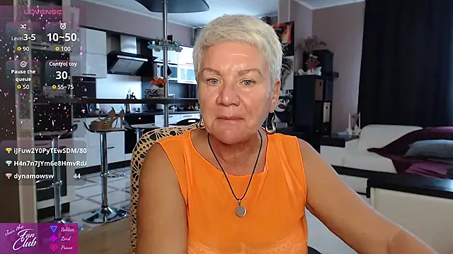 Chatroom XXX en direct de roxana_brooks