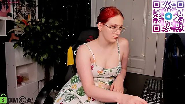 Queen_Milena 现场XXX聊天