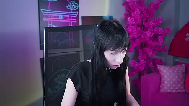 XXX chat uživo modela SeraphineSparda