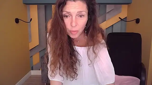 EllaLong's Live XXX Chat