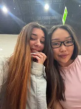 XXX chat uživo modela CrystalClean