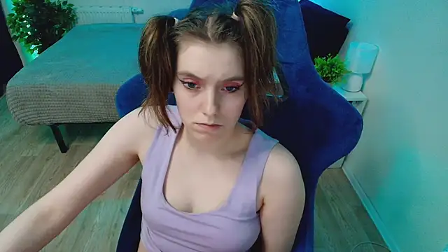 XXX chat uživo modela CranberryHot