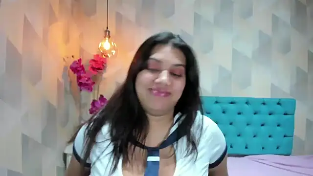 LindaBreeS Chat XXX in diretta