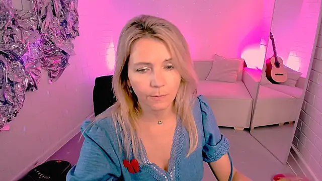 XXX chat uživo modela NicoleHitman