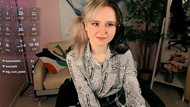 LinaVeritas' Live XXX Chat