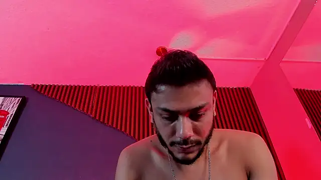 XXX chat uživo modela Boss_Domiinator
