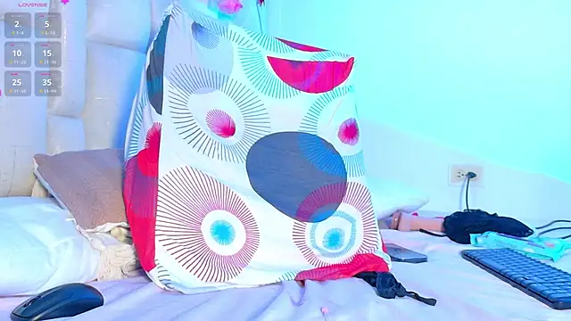 XXX chat uživo modela Bella-Sanders