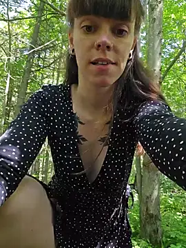 Chat +18 de EmilieEdelana ao vivo