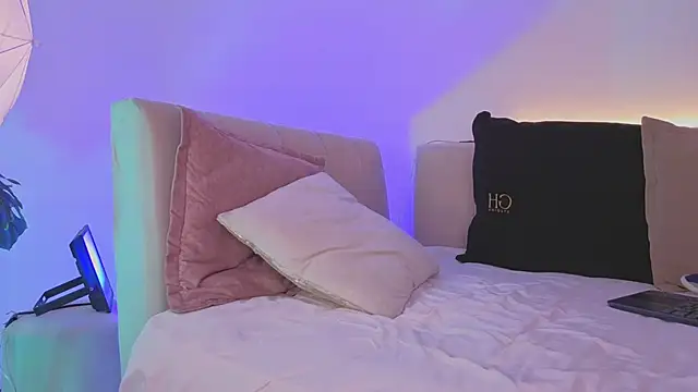 XXX chat uživo modela ahri_moon1
