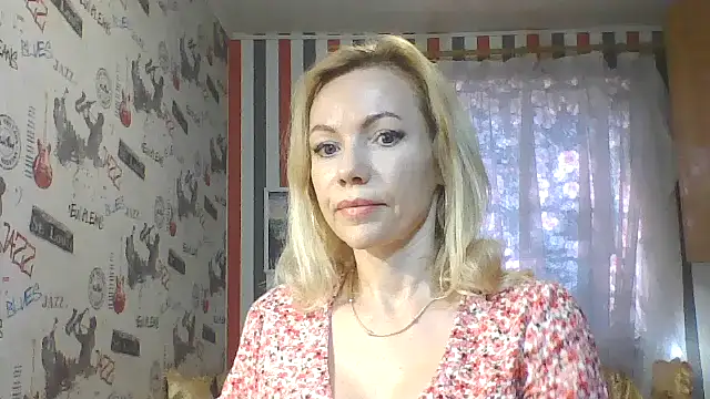 Amoretta's Live XXX Chat