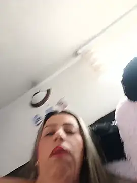 maynor_1998's Live XXX Chat