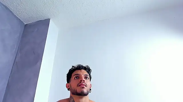 XXX chat uživo modela JuanBlade