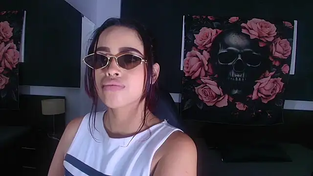 EvaaFoxxy1 live XXX chat