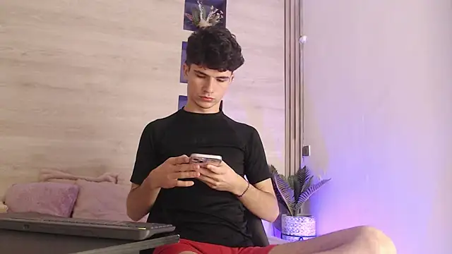 Logan_Steel Live XXX-chat