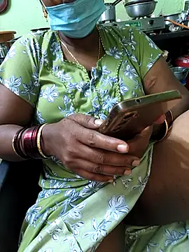 XXX chat uživo modela Tamilselviroja-
