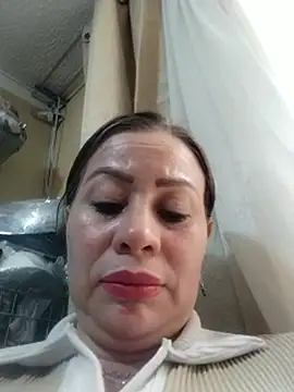 Chatroom XXX en direct de LaraCaliente