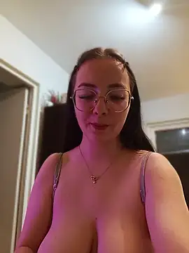 IvyClouds Chat XXX in diretta