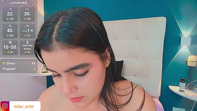 Chatroom XXX en direct de MiaaCarter_